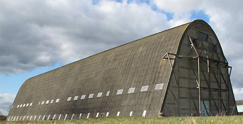 découvrez notre hangar polyvalent, idéal pour le stockage, l'événementiel ou les activités industrielles. profitez d'un espace fonctionnel et adaptable à vos besoins.