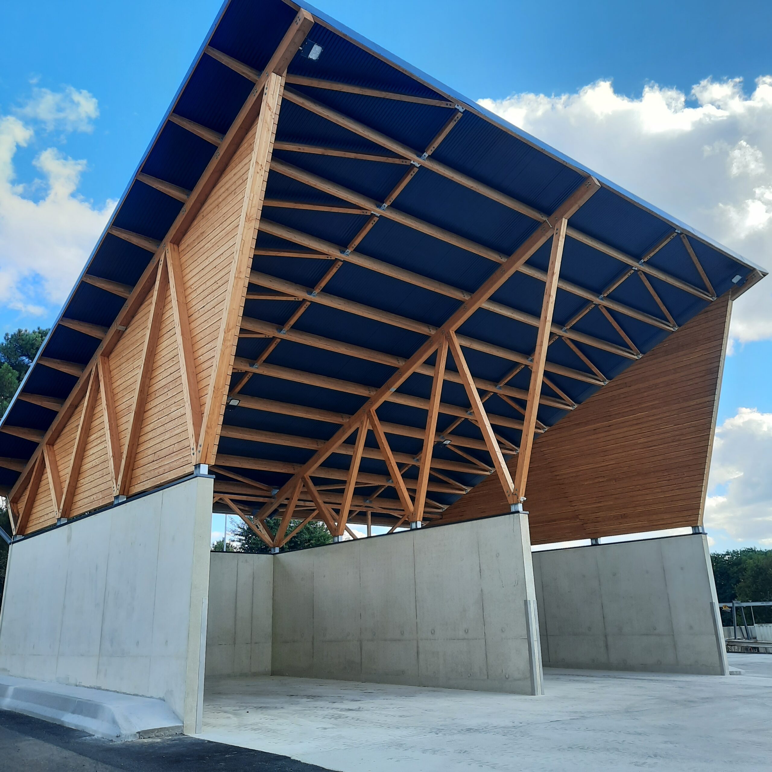 découvrez notre vaste sélection de hangars adaptés à vos besoins de stockage. que vous ayez besoin d'un espace pour des équipements agricoles, des véhicules ou tout autre matériel, notre gamme de hangars robustes et pratiques saura répondre à vos attentes. explorez nos options pour optimiser votre espace dès aujourd'hui.