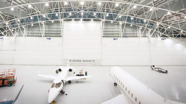 découvrez notre sélection de hangars adaptés à tous vos besoins de stockage. que ce soit pour le jardinage, le bricolage ou le secteur agricole, nos hangars offrent robustesse, espace et facilité d'accès. préservez vos équipements et matériels à l'abri des intempéries avec nos solutions sur mesure.