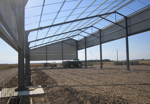 découvrez l'univers des hangars : des espaces polyvalents pour le stockage, l'agriculture ou les activités industrielles. explorez nos conseils pour choisir et aménager votre hangar idéal, tout en maximisant son utilisation.