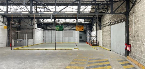 découvrez notre hangar à louer, idéal pour tous vos besoins de stockage ou d'activités industrielles. espaces spacieux et flexibles, situés dans une zone accessible, parfaits pour les entreprises ou particuliers. contactez-nous dès aujourd'hui pour plus d'informations !