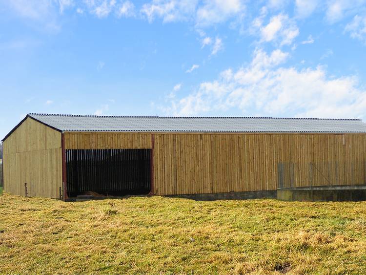 découvrez nos hangars en bois, alliant esthétique et fonctionnalité. parfaits pour le rangement, la création d'ateliers ou l'aménagement d'espaces extérieurs, nos structures en bois respectent l'environnement tout en offrant une durabilité exceptionnelle. explorez nos modèles variés pour répondre à tous vos besoins.