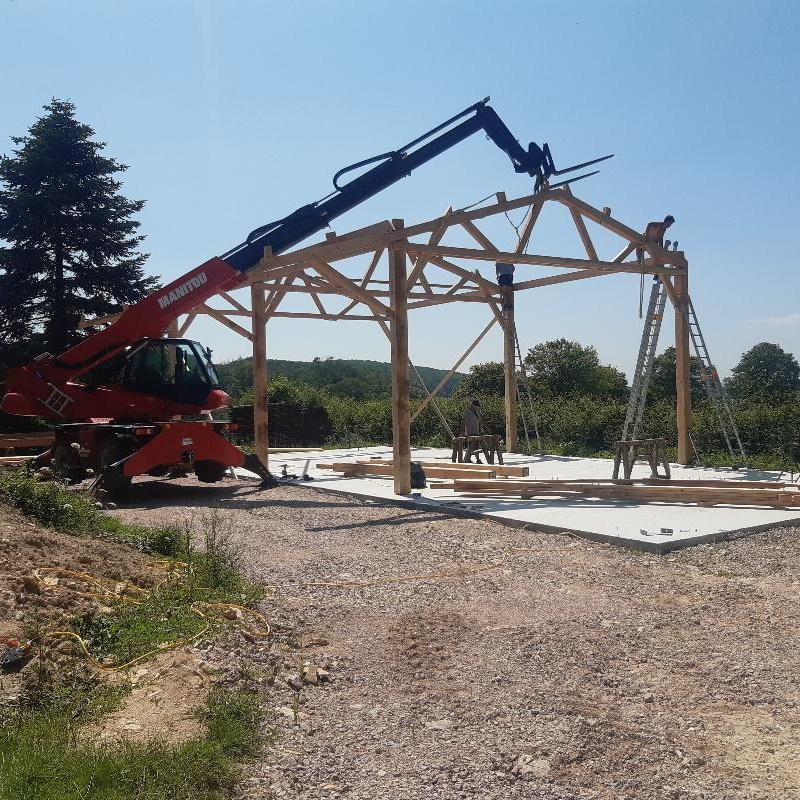 découvrez notre sélection de hangars en bois, alliant esthétique et fonctionnalité pour tous vos besoins de stockage. conçus pour résister aux intempéries tout en offrant un design naturel, ces hangars s'intègrent harmonieusement dans votre jardin ou votre espace extérieur.