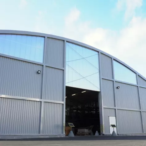 découvrez nos hangars démontables, des solutions flexibles et pratiques pour tous vos besoins de stockage. faciles à monter et à démonter, ils s'adaptent à toutes les situations tout en offrant une protection optimale contre les intempéries. parfait pour le jardin, l'agriculture ou les événements temporaires.