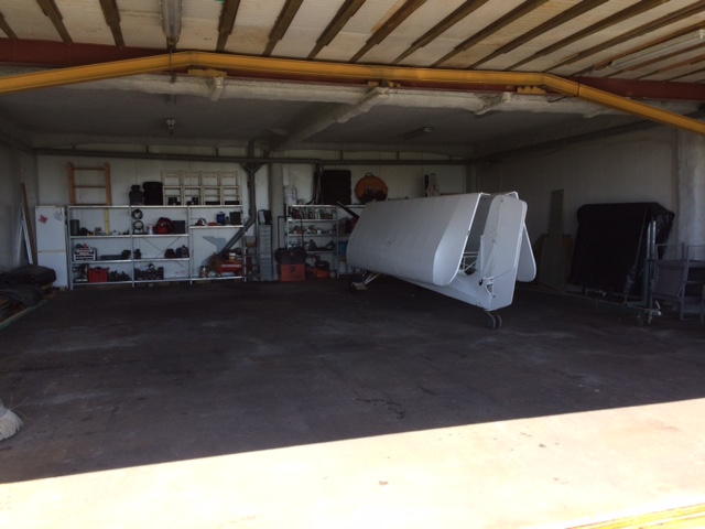 transformez votre hangar en garage fonctionnel ! découvrez nos conseils et solutions innovantes pour optimiser l'espace, améliorer l'organisation et garantir la sécurité de vos véhicules. faites de votre hangar un lieu pratique et esthétique.