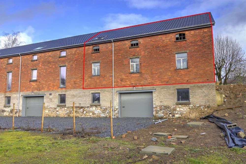 découvrez comment transformer un hangar en un espace de vie confortable et fonctionnel. explorez les idées d'aménagement, les astuces de rénovation et les conseils pratiques pour créer un hangar habitable qui allie style et praticité.