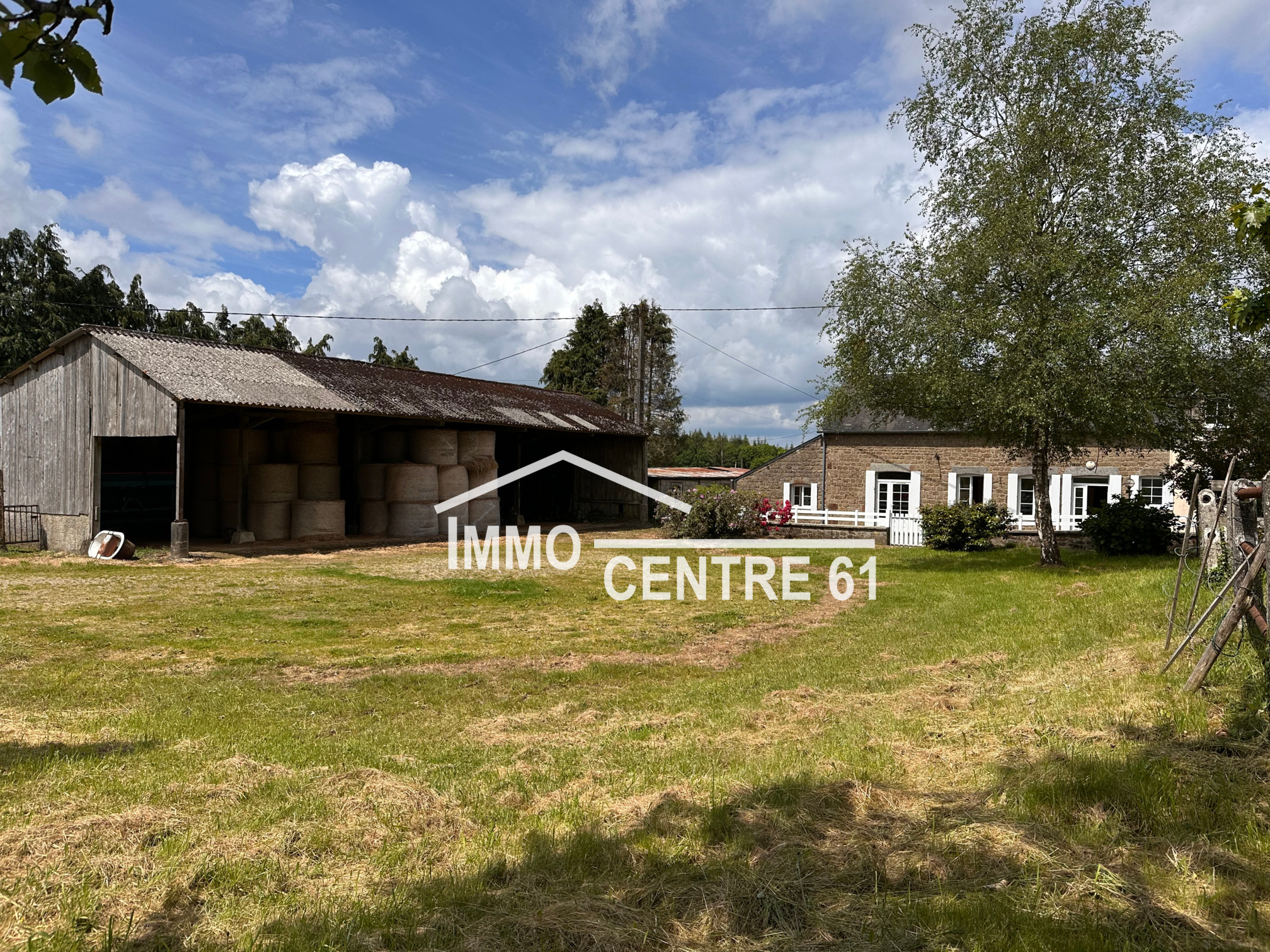 découvrez notre guide sur le hangar habitable, une solution innovante pour créer un espace moderne et fonctionnel. transformez votre hangar en un lieu de vie agréable, adapté à vos besoins, que ce soit pour une résidence principale ou un espace de loisirs.