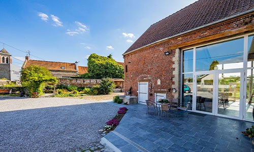 découvrez comment transformer un hangar en habitation moderne et fonctionnelle. explorez les avantages, les idées d'aménagement et les conseils pratiques pour créer un espace de vie unique et personnalisé.