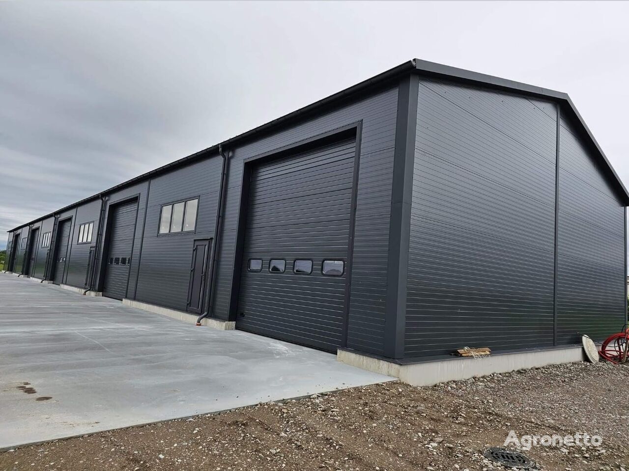 découvrez notre sélection de hangars métalliques à vendre, idéaux pour vos projets de stockage ou d'aménagement. profitez d'une construction durable et polyvalente, adaptée à tous vos besoins. contactez-nous dès maintenant pour en savoir plus !