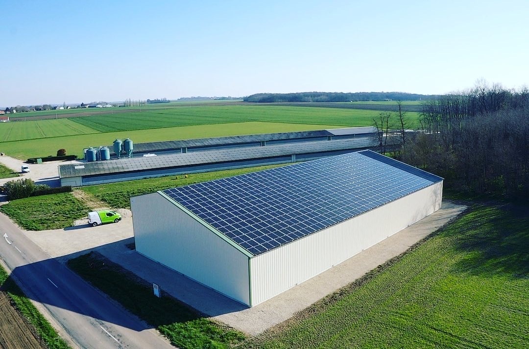 découvrez les avantages d'un hangar photovoltaïque, une solution innovante pour produire de l'énergie renouvelable tout en optimisant votre espace de stockage. apprenez comment cette structure peut réduire vos coûts énergétiques et contribuer à un développement durable.