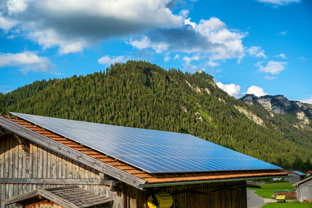 découvrez les avantages d'un hangar photovoltaïque, une solution innovante pour allier agriculture et énergie renouvelable. optimisez votre espace tout en produisant de l’électricité verte grâce à des panneaux solaires intégrés. idéal pour les exploitations agricoles, ce système vous permet de réduire vos coûts énergétiques tout en contribuant à la préservation de l'environnement.