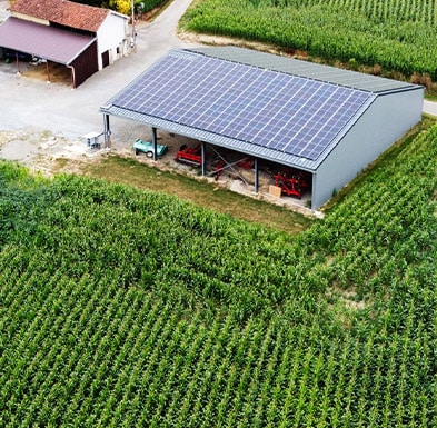 découvrez notre hangar solaire de 300 kwc, une solution innovante qui combine espace de stockage et production d'énergie renouvelable. idéal pour les entreprises souhaitant réduire leur empreinte carbone tout en optimisant leur espace. investissez dès aujourd'hui dans un avenir durable et économisez sur vos factures d'énergie.