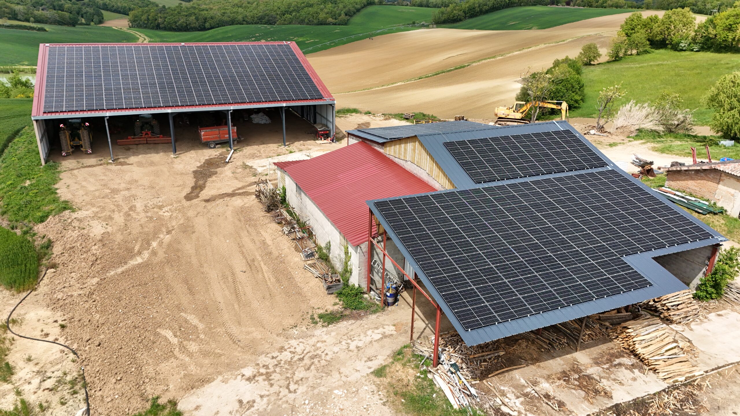découvrez les hangars solaires, une solution innovante qui allie protection et énergie renouvelable. optimisez vos espaces de stockage tout en produisant de l'électricité éco-responsable grâce à des structures adaptées et performantes.
