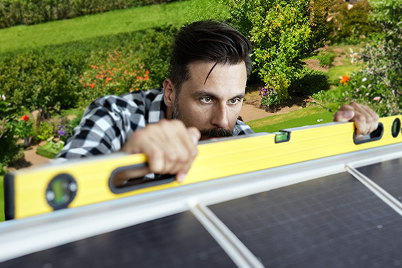 découvrez l'importance de l'inclinaison des panneaux solaires pour maximiser leur efficacité. apprenez comment ajuster l'angle d'installation afin d'optimiser la production d'énergie et tirer le meilleur parti de votre système solaire.