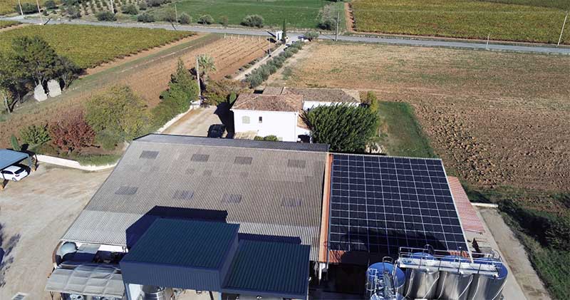 découvrez tout ce qu'il faut savoir sur les panneaux solaires : fonctionnement, avantages, installation et conseils pour maximiser votre production d'énergie renouvelable. informez-vous sur cette solution écologique et économique pour réduire votre empreinte carbone.