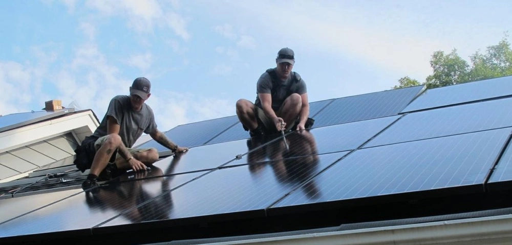 découvrez nos services d'installateur solaire, spécialisés dans la mise en place de systèmes solaires performants et durables pour votre habitation. profitez d'une énergie renouvelable et réduisez vos factures d'électricité grâce à nos solutions sur mesure.