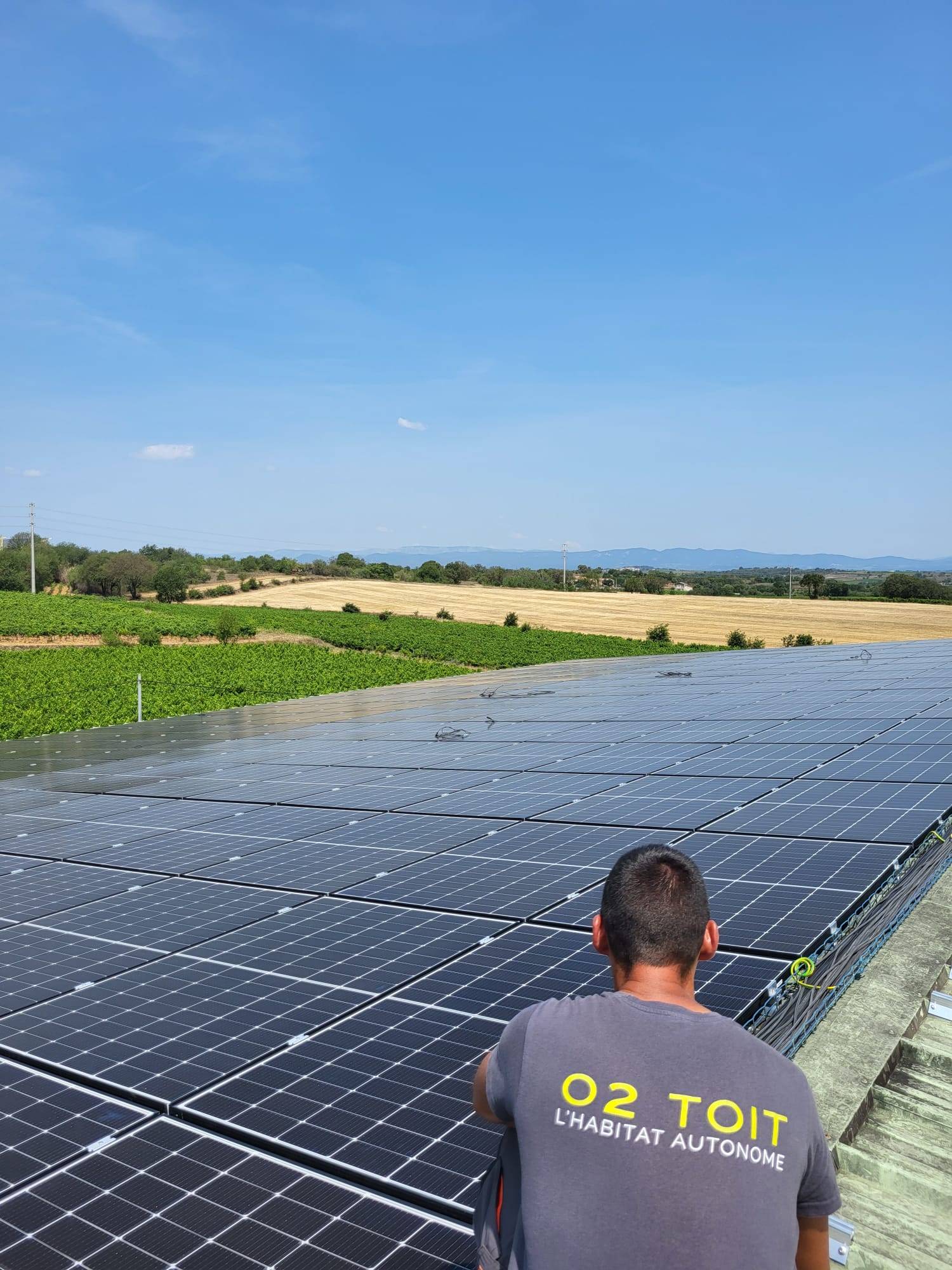 découvrez nos services d'installation solaire professionnels pour optimiser votre production d'énergie renouvelable. transformez votre toit en une source d'énergie durable et réduisez votre facture d'électricité grâce à nos solutions adaptées à vos besoins.