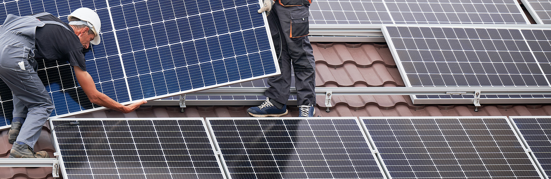 découvrez comment l'installation de panneaux solaires peut transformer votre maison en une source d'énergie renouvelable. profitez d'économies sur vos factures d'électricité et contribuez à la protection de l'environnement grâce à notre guide complet sur l'installation de panneaux solaires.