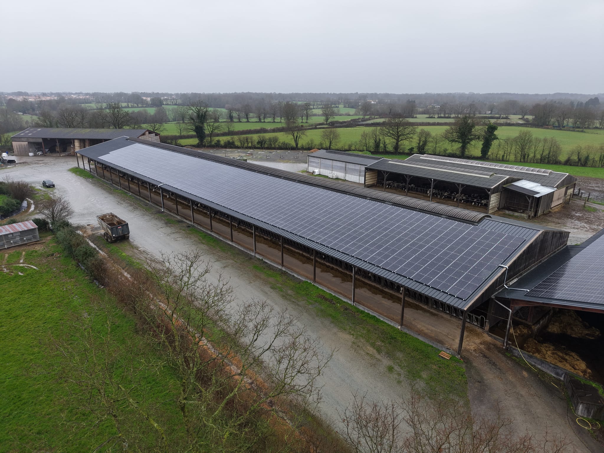 découvrez comment optimiser votre indépendance énergétique avec nos solutions d'installation photovoltaïque. profitez du soleil tout en réduisant votre facture d'électricité et en contribuant à la protection de l'environnement.