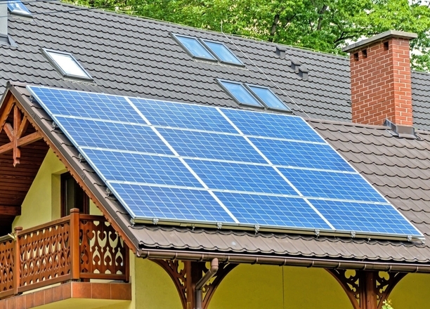 découvrez comment installer des panneaux solaires par vous-même grâce à notre guide complet. suivez des étapes simples et pratiques pour optimiser votre consommation d'énergie et faire des économies tout en contribuant à la protection de l'environnement.