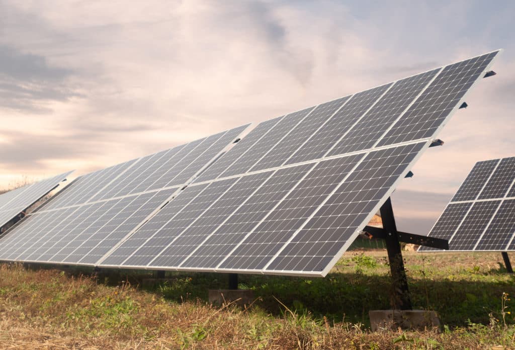 découvrez comment devenir un investisseur dans le photovoltaïque (pv). explorez les opportunités lucratives offertes par l'énergie solaire et apprenez à maximiser votre retour sur investissement tout en contribuant à la transition énergétique.