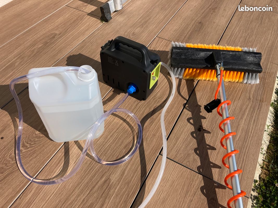 découvrez notre kit nettoyage panneaux, conçu pour redonner éclat et performance à vos panneaux solaires. facile à utiliser, ce kit comprend tous les outils nécessaires pour un nettoyage efficace et respectueux de l'environnement. profitez d'une énergie renouvelable optimale !