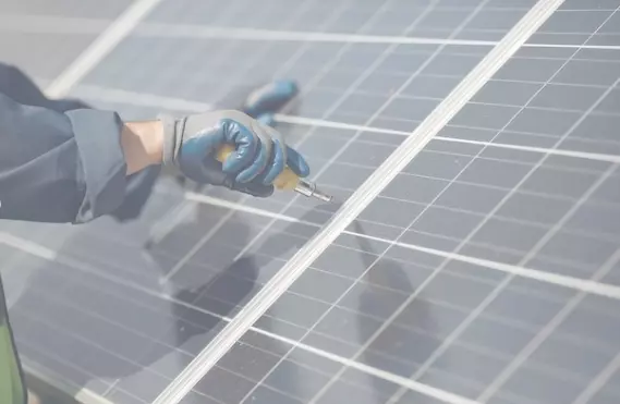 découvrez comment convertir les kwc en kwh et optimisez votre consommation d'énergie. apprenez les principes de base pour mieux comprendre votre production d'énergie solaire et faites des choix éclairés pour votre électricité.