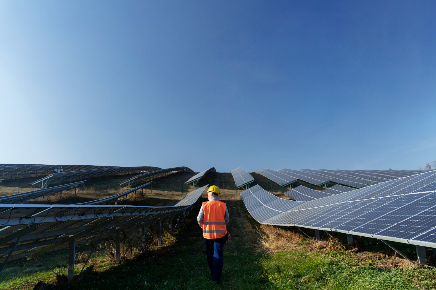 découvrez notre service de location de terrains adaptés pour l'installation de panneaux solaires. optimisez votre projet énergétique et contribuez à la transition écologique en choisissant un espace idéal pour produire de l'énergie renouvelable.