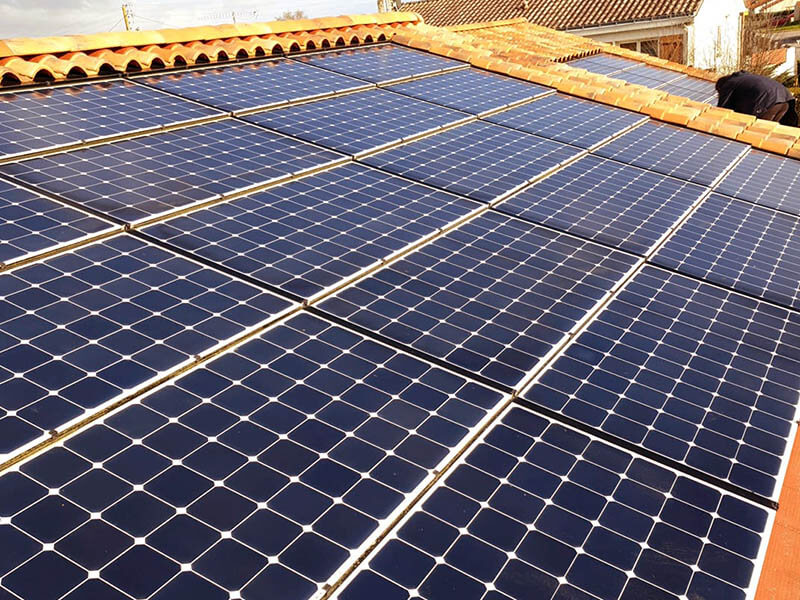 découvrez l'importance de la maintenance des panneaux solaires pour garantir leur performance optimale et prolonger leur durée de vie. apprenez les meilleures pratiques et conseils pour un entretien efficace de vos installations solaires.