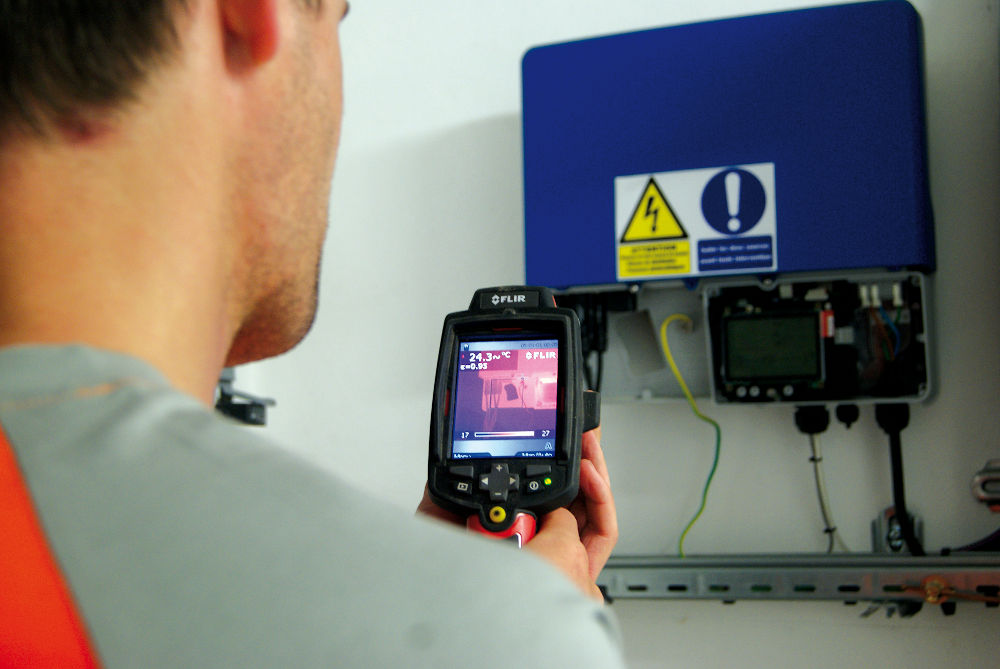 optimisez la performance de vos panneaux solaires avec notre service de maintenance photovoltaïque. profitez d'une expertise professionnelle pour garantir l'efficacité énergétique et prolonger la durée de vie de votre installation.