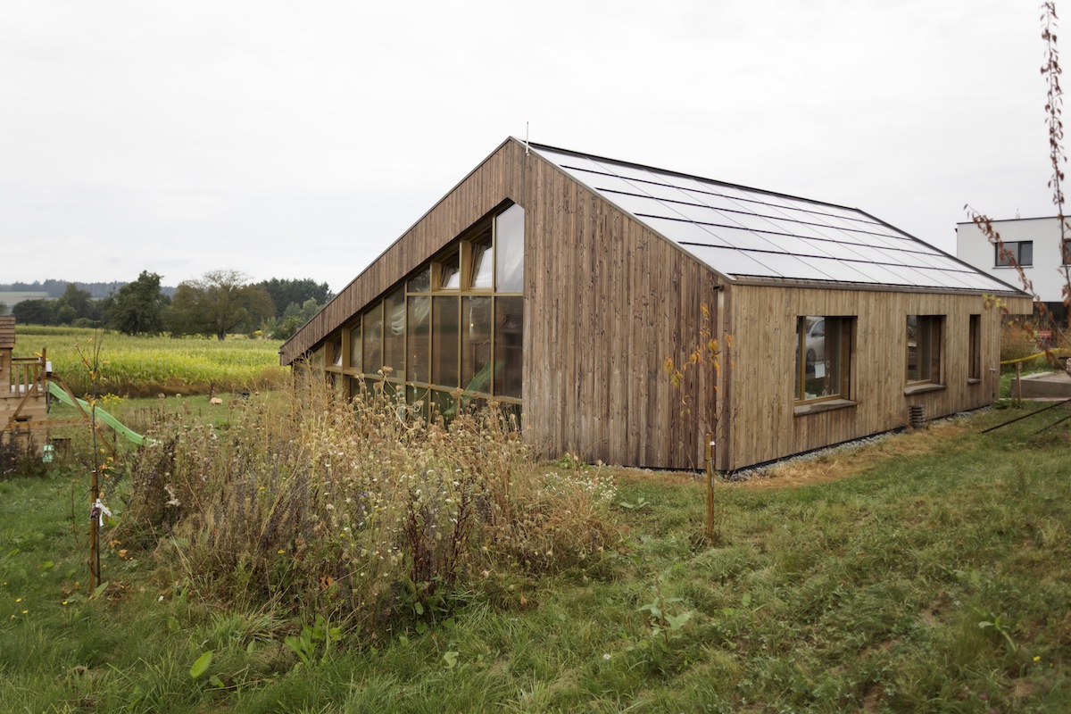 découvrez le concept de maison autonome : un habitat innovant et écologique qui utilise des sources d'énergie renouvelables pour subvenir à ses besoins. apprenez comment allier confort moderne et respect de l'environnement tout en réduisant vos factures d'énergie.