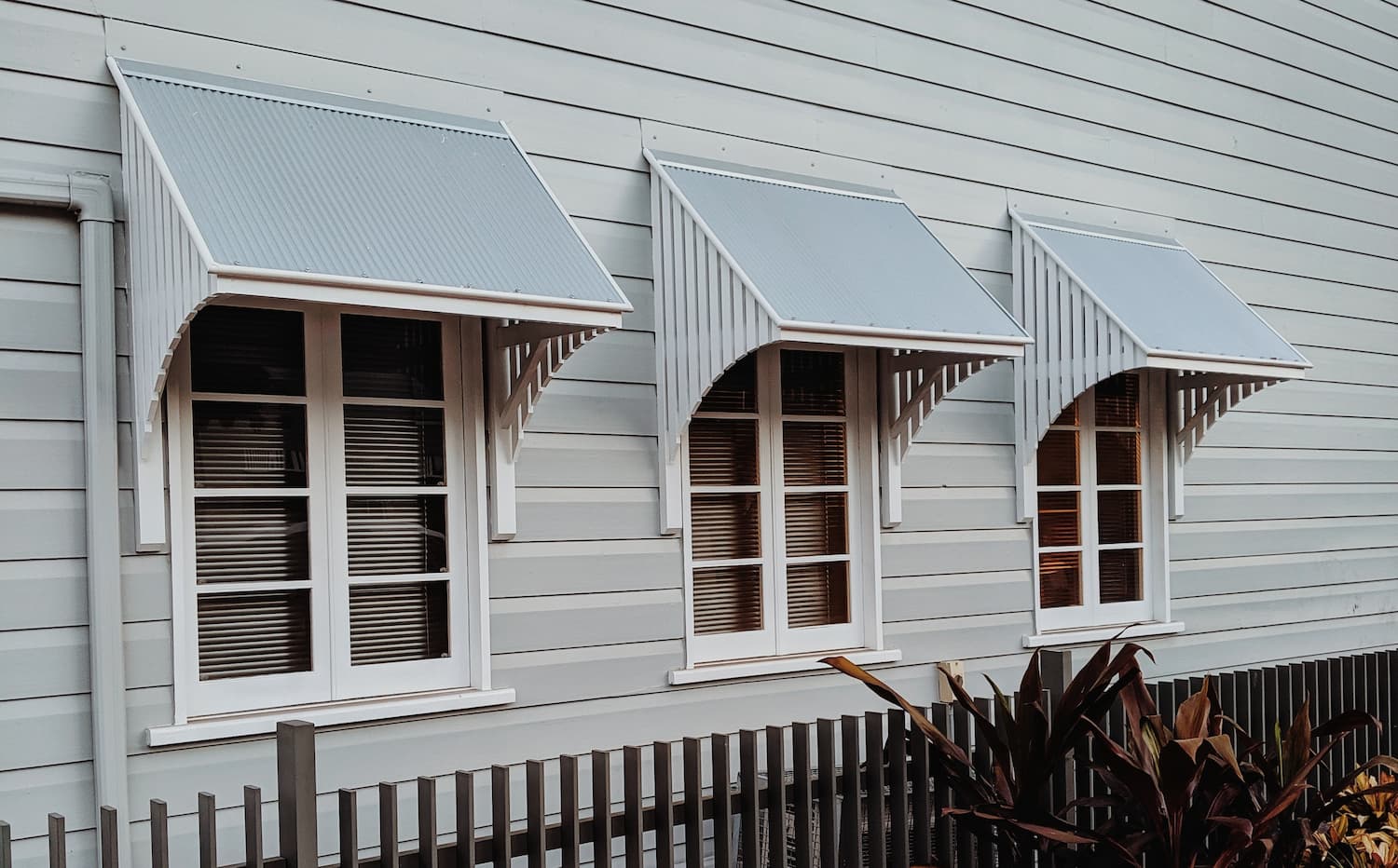 découvrez comment une maison autonome peut révolutionner votre mode de vie. éco-efficace et durable, cette habitation vous permet de produire votre propre énergie, gérer vos ressources en eau et réduire votre impact environnemental. optez pour une vie plus indépendante et respectueuse de la planète.