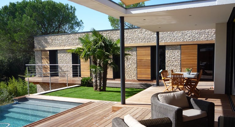 découvrez les avantages d'une maison passive : un habitat éco-responsable qui allie confort, économies d'énergie et respect de l'environnement. apprenez comment ces constructions innovantes limitent leur empreinte carbone et optimisent l'efficacité énergétique.