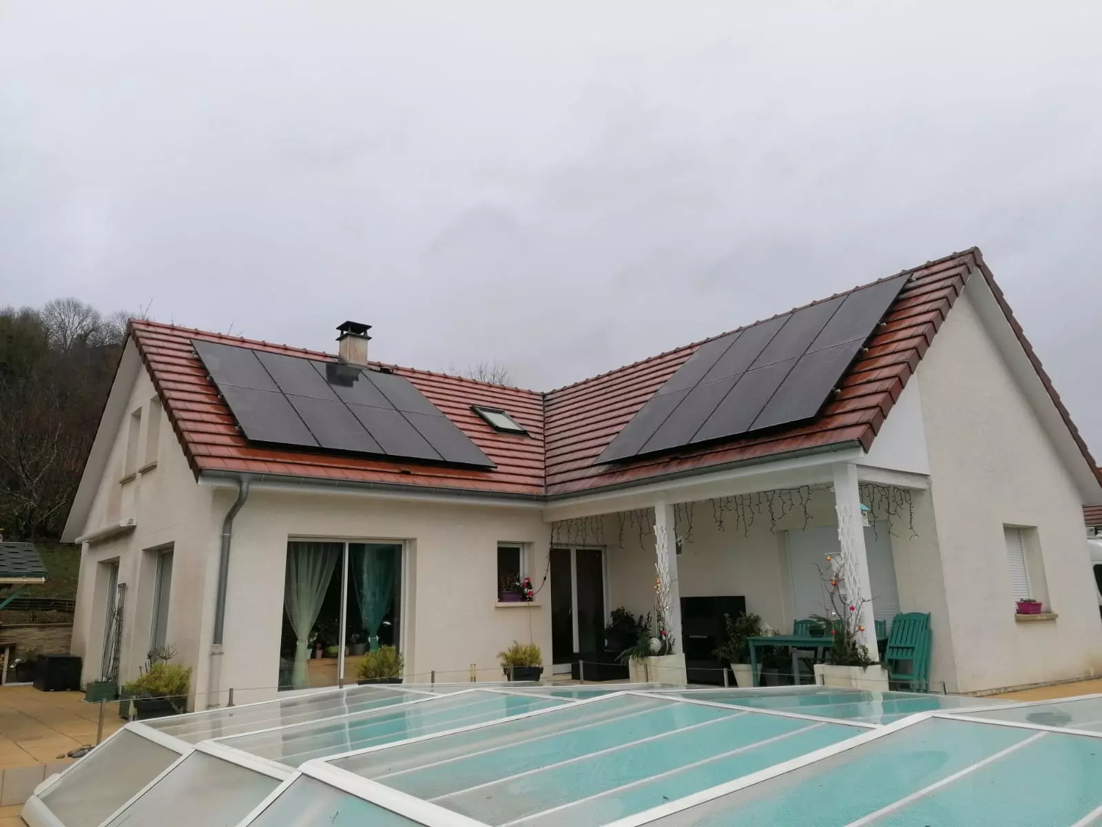 découvrez les avantages d'une maison solaire : un habitat écologique et économique qui utilise l'énergie solaire pour réduire votre facture d'électricité et minimiser son empreinte carbone. adoptez un mode de vie durable tout en bénéficiant d'un confort moderne.