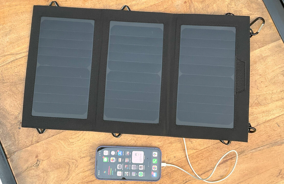 découvrez notre sélection des meilleurs chargeurs solaires pour recharger vos appareils lors de vos aventures en plein air. efficacité, durabilité et praticité sont au rendez-vous pour ne jamais être à court de batterie.