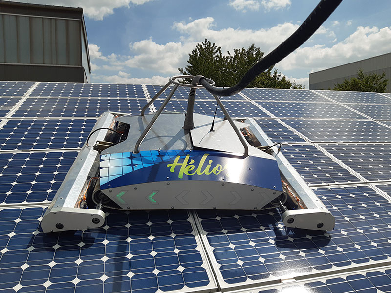découvrez nos services de nettoyage professionnels pour panneaux solaires. prolongez la durée de vie de vos installations solaires et optimisez leur efficacité grâce à notre équipe experte. contactez-nous pour un devis personnalisé et redonnez éclat et performance à vos panneaux solaires.