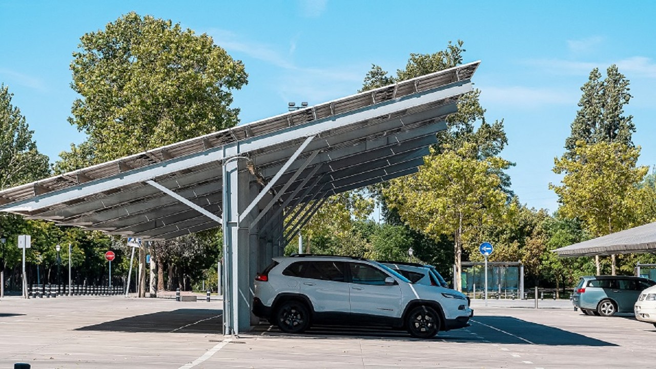 découvrez notre gamme d'ombrières photovoltaïques, une solution idéale pour optimiser l'espace tout en produisant de l'énergie renouvelable. idéales pour les parkings et espaces extérieurs, nos structures innovantes vous permettent de profiter des bienfaits du solaire tout en protégeant vos véhicules. optez pour une énergie durable et économisez sur vos factures d'électricité !