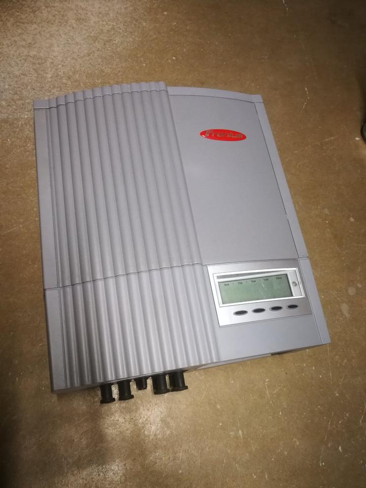 découvrez l'onduleur fronius ig30, une solution efficace pour optimiser la production d'énergie solaire. compact et performant, cet onduleur transforme l'énergie de vos panneaux solaires en électricité utilisable, garantissant fiabilité et durabilité pour vos installations photovoltaïques.
