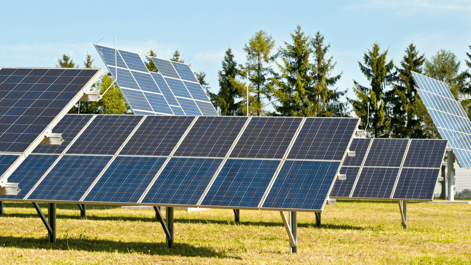 découvrez l'importance de l'orientation photovoltaïque pour maximiser l'efficacité de vos panneaux solaires. apprenez comment l'angle et la direction d'installation influencent la production d'énergie solaire dans cette guide pratique.