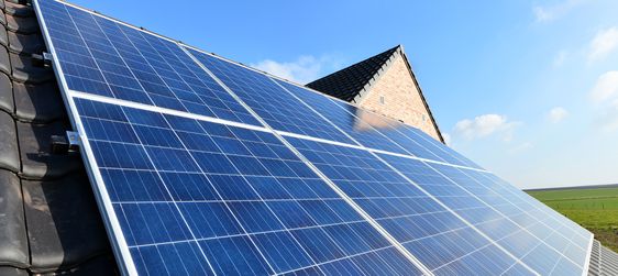 découvrez l'importance de l'orientation solaire pour maximiser l'efficacité énergétique de votre habitation. apprenez comment optimiser l'exposition au soleil pour un confort optimal tout au long de l'année.