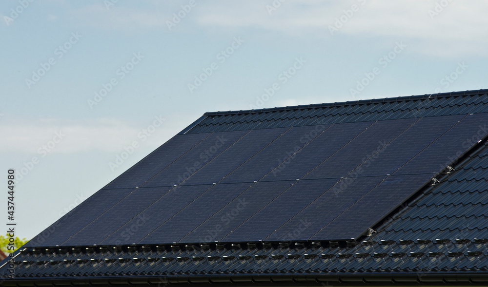 découvrez notre panneau solaire de 6 kwc, une solution énergétique efficace et écologique pour réduire votre facture d'électricité. idéal pour les particuliers et les entreprises, ce panneau offre une performance optimale et contribue à la transition énergétique. optez pour une énergie renouvelable et durable dès aujourd'hui !