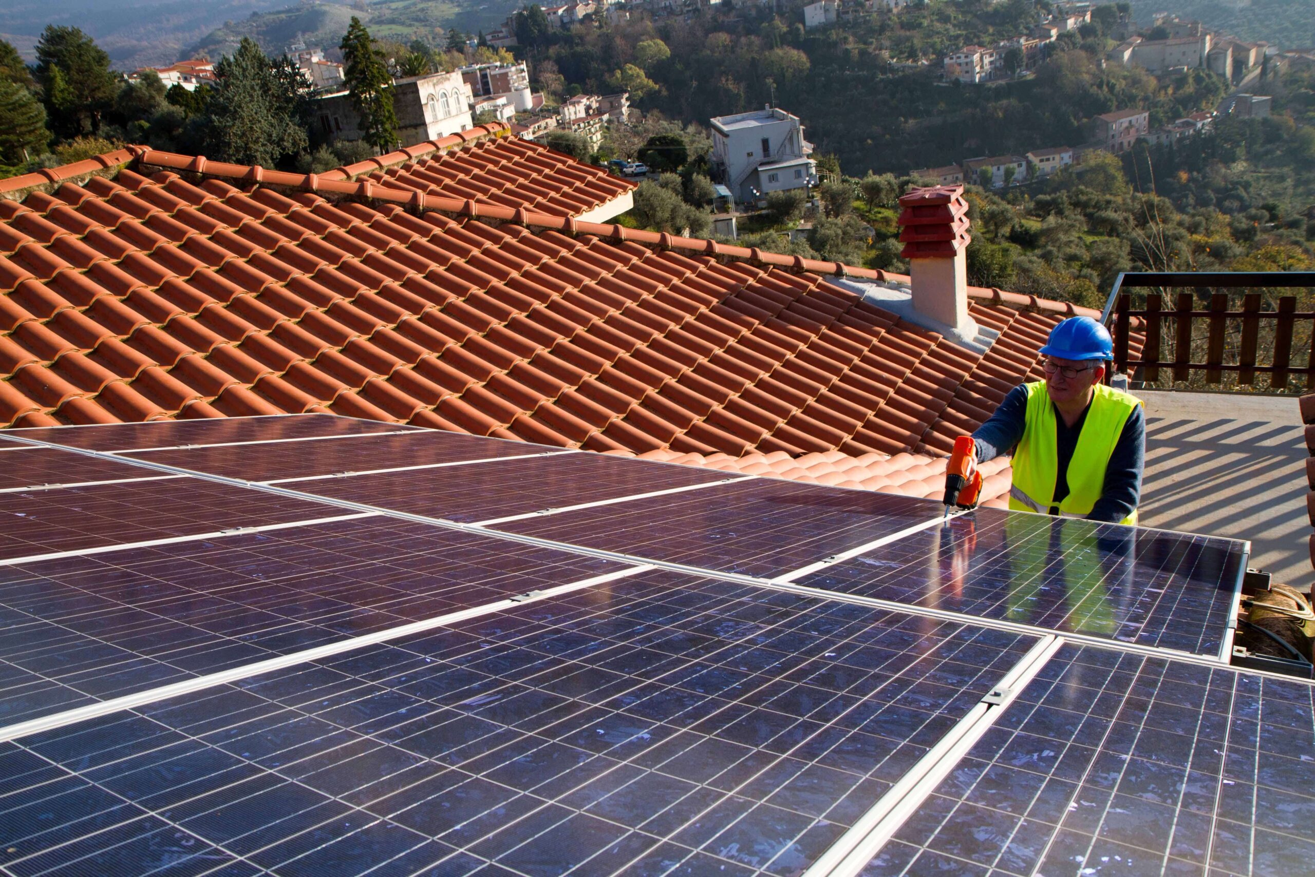 découvrez notre sélection de panneaux solaires chez brico dépôt ! profitez d'une énergie renouvelable pour réduire votre facture d'électricité et contribuer à la protection de l'environnement. parcourez notre gamme de produits de qualité à prix compétitifs et concrétisez vos projets d'énergie verte dès aujourd'hui.