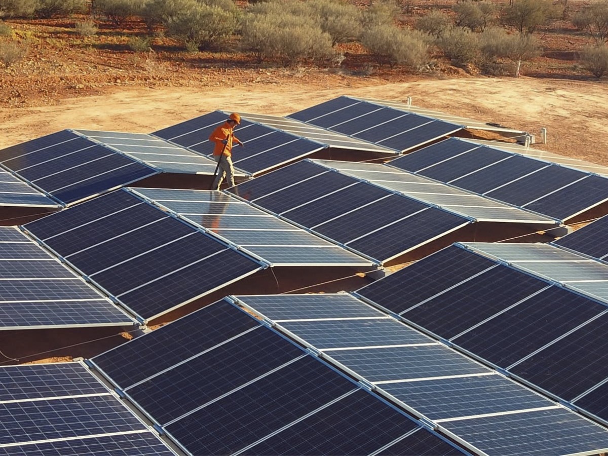 découvrez les avantages des panneaux solaires est-ouest pour optimiser la production d'énergie de votre toiture. idéaux pour capter le soleil du matin au soir, ces panneaux vous permettent de réduire vos factures d'électricité tout en contribuant à la transition énergétique. apprenez-en plus sur leur installation et leurs bénéfices environnementaux.