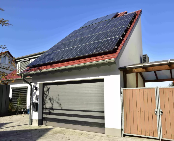 découvrez comment un panneau solaire pour garage peut réduire vos factures d'électricité tout en augmentant la valeur de votre propriété. idéal pour alimenter vos outils et appareils, ce système éco-responsable est une solution économique et durable pour optimiser votre espace.