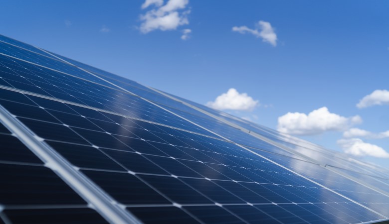 découvrez les nouvelles réglementations sur les panneaux solaires et pourquoi leur installation devient obligatoire. informez-vous sur les avantages écologiques et économiques de cette transition énergétique incontournable.
