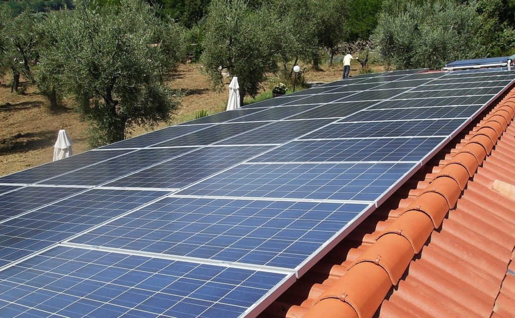 découvrez les bienfaits des panneaux solaires quotidiens pour réduire votre facture d'énergie et contribuer à la protection de l'environnement. apprenez comment intégrer cette solution durable dans votre routine quotidienne et profitez d'une énergie propre et renouvelable.