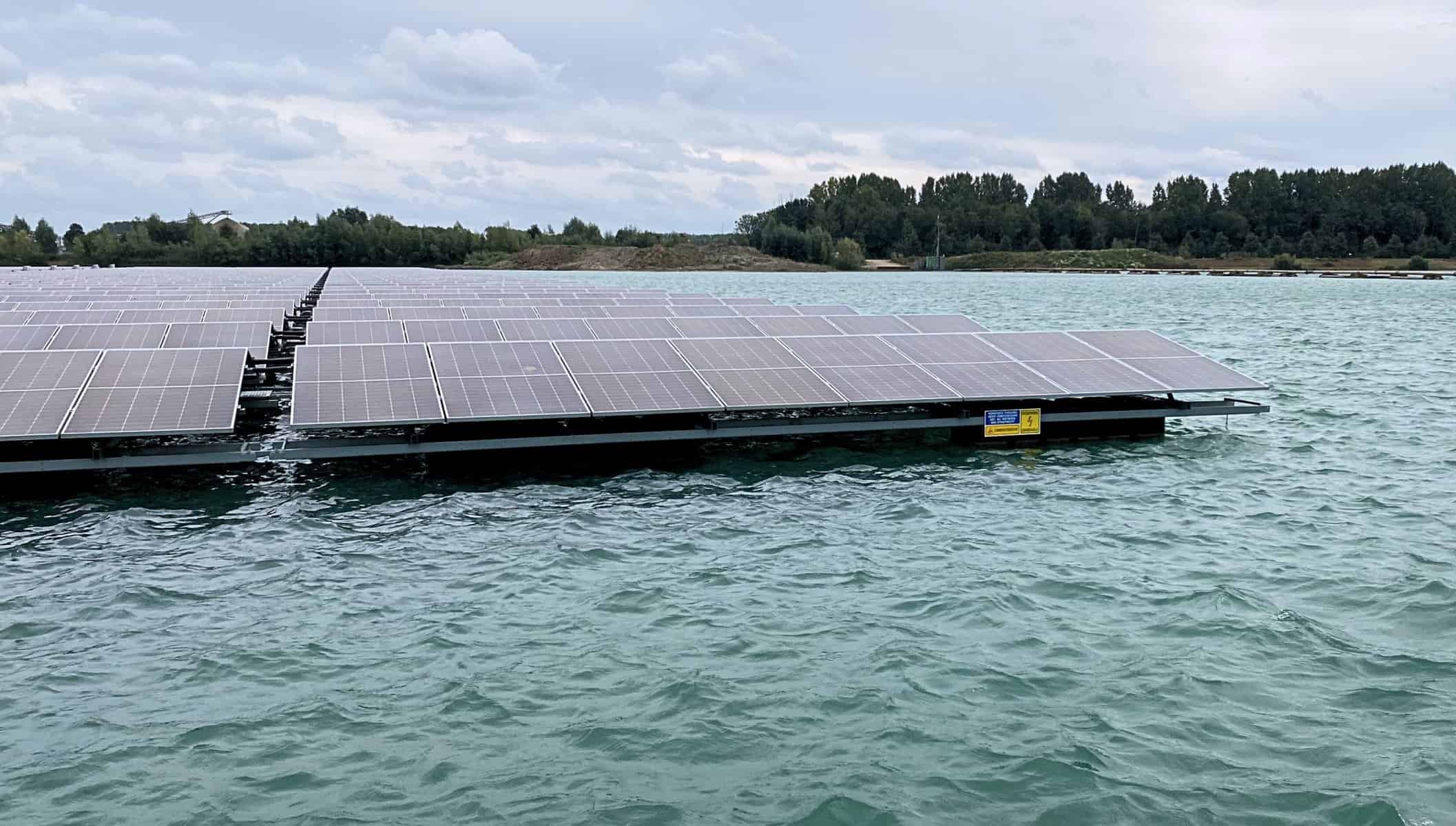 découvrez comment installer des panneaux solaires sur un terrain non constructible. profitez des avantages de l'énergie solaire, même sur des terrains limités, tout en respectant la réglementation. apprenez les étapes essentielles pour valoriser votre espace et contribuer à la transition énergétique.