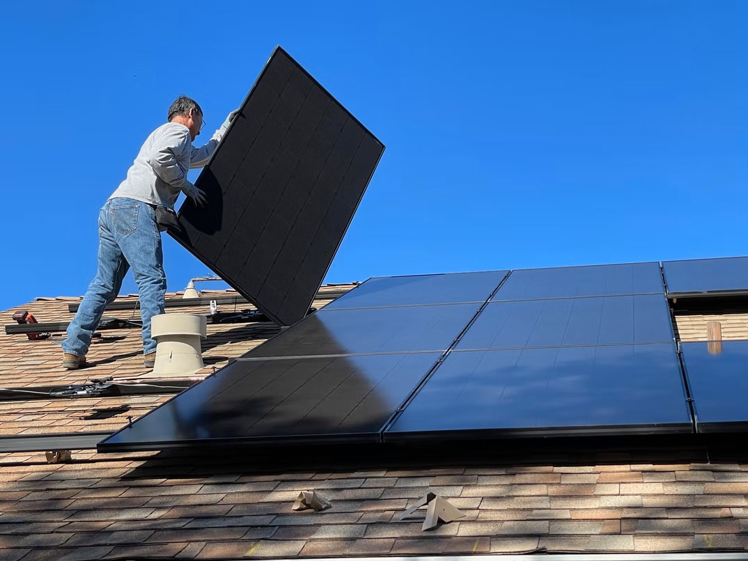 découvrez les avantages des panneaux solaires sur toiture pour produire de l'énergie renouvelable chez vous. optimisez votre consommation énergétique et réduisez votre impact environnemental grâce à une solution durable et économique.