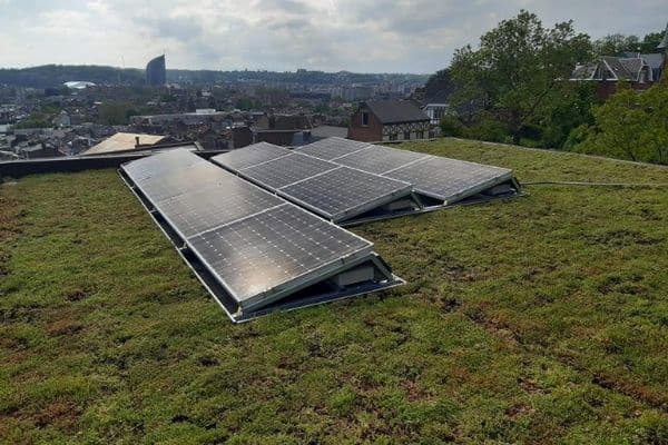 découvrez comment un panneau solaire sur toiture peut transformer votre maison en une source d'énergie propre et renouvelable. optimisez votre consommation d'électricité tout en contribuant à la protection de l'environnement grâce à nos solutions innovantes en matière d'énergie solaire.