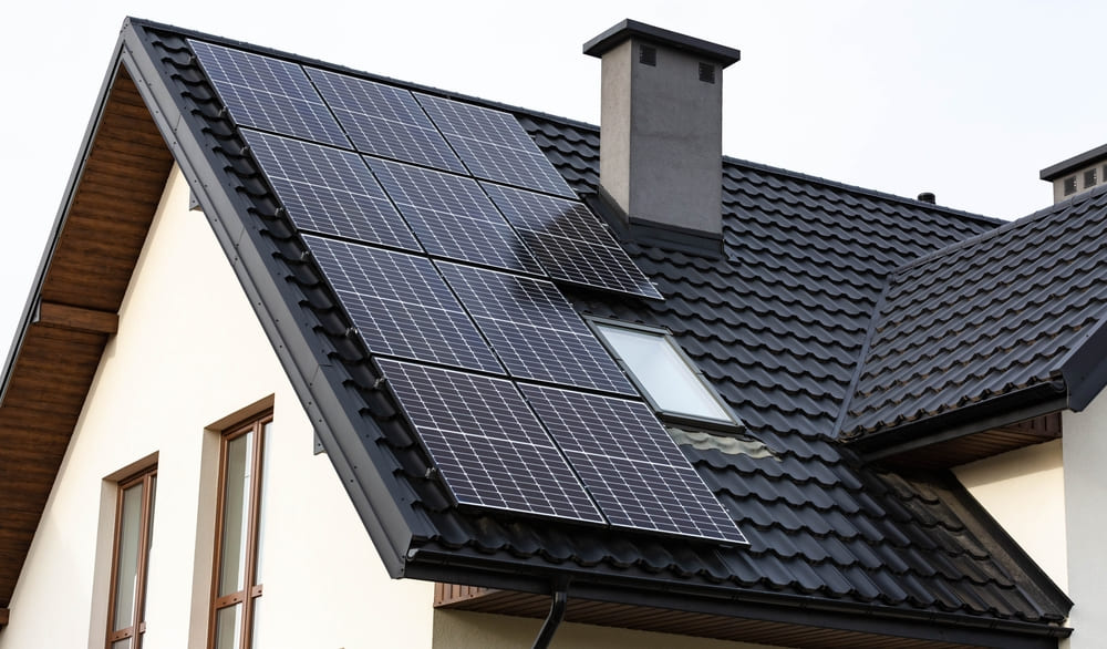 découvrez comment installer un panneau solaire dans une zone classée, en respectant les réglementations et préservant le patrimoine. profitez des avantages de l'énergie solaire tout en protégeant l'environnement et le paysage. obtenez des conseils pratiques et des informations sur les démarches à suivre.